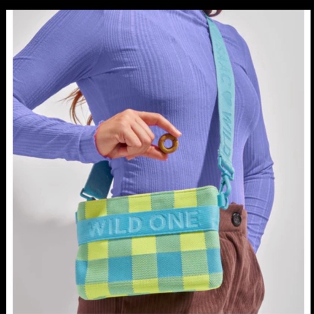NWT Issac Mazrahi Wild One Dog Treat Bag 2 Interior Pockets Built In Bag Slip